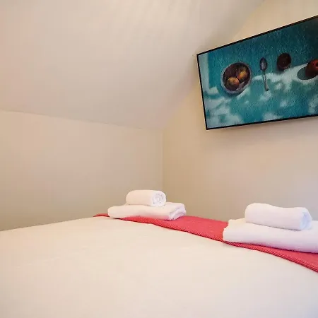 Guest house Experience At Main Street - 5 *